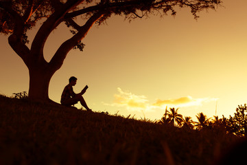 neo手机（iqooneo手机）